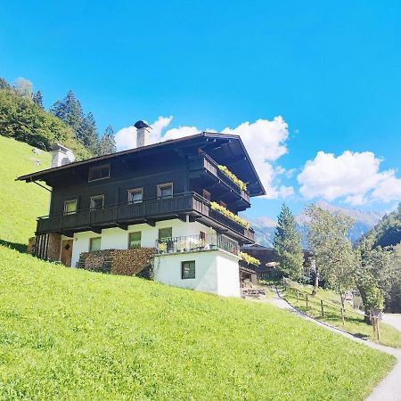 Pretty Holiday Home In Mayerhofen With Balcony Mayrhofen Extérieur photo